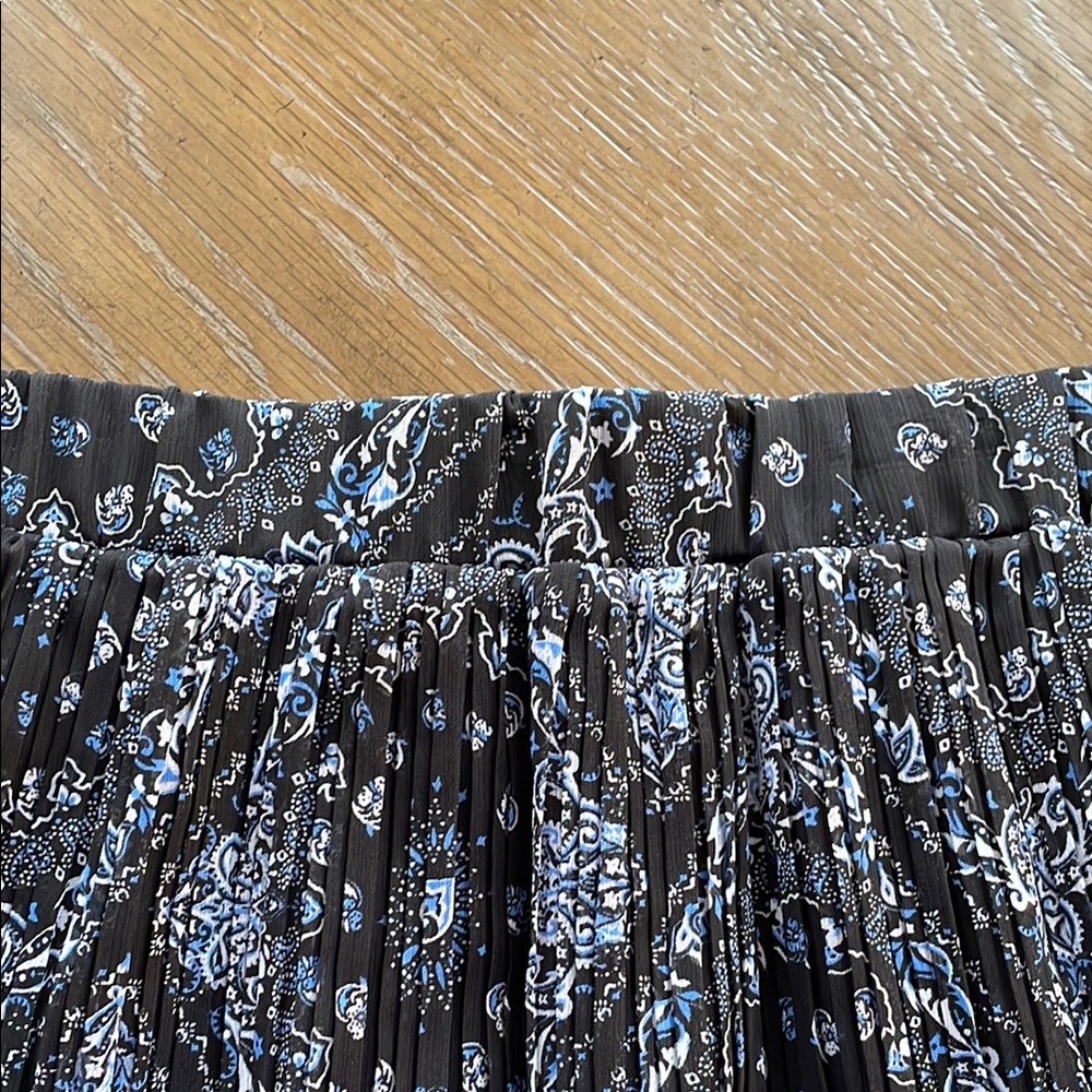 American Rag Blue Paisley Skirt - Picture 3 of 7